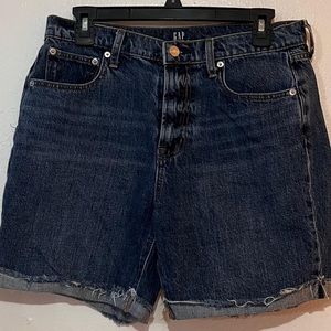 Gap Short! Size 28!